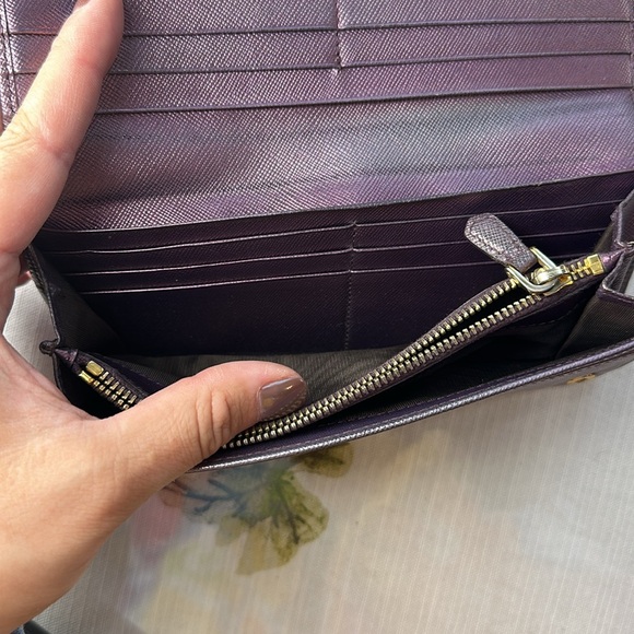 Prada Saffiano leather metallic purple wallet with COA and box - Picture 5 of 14